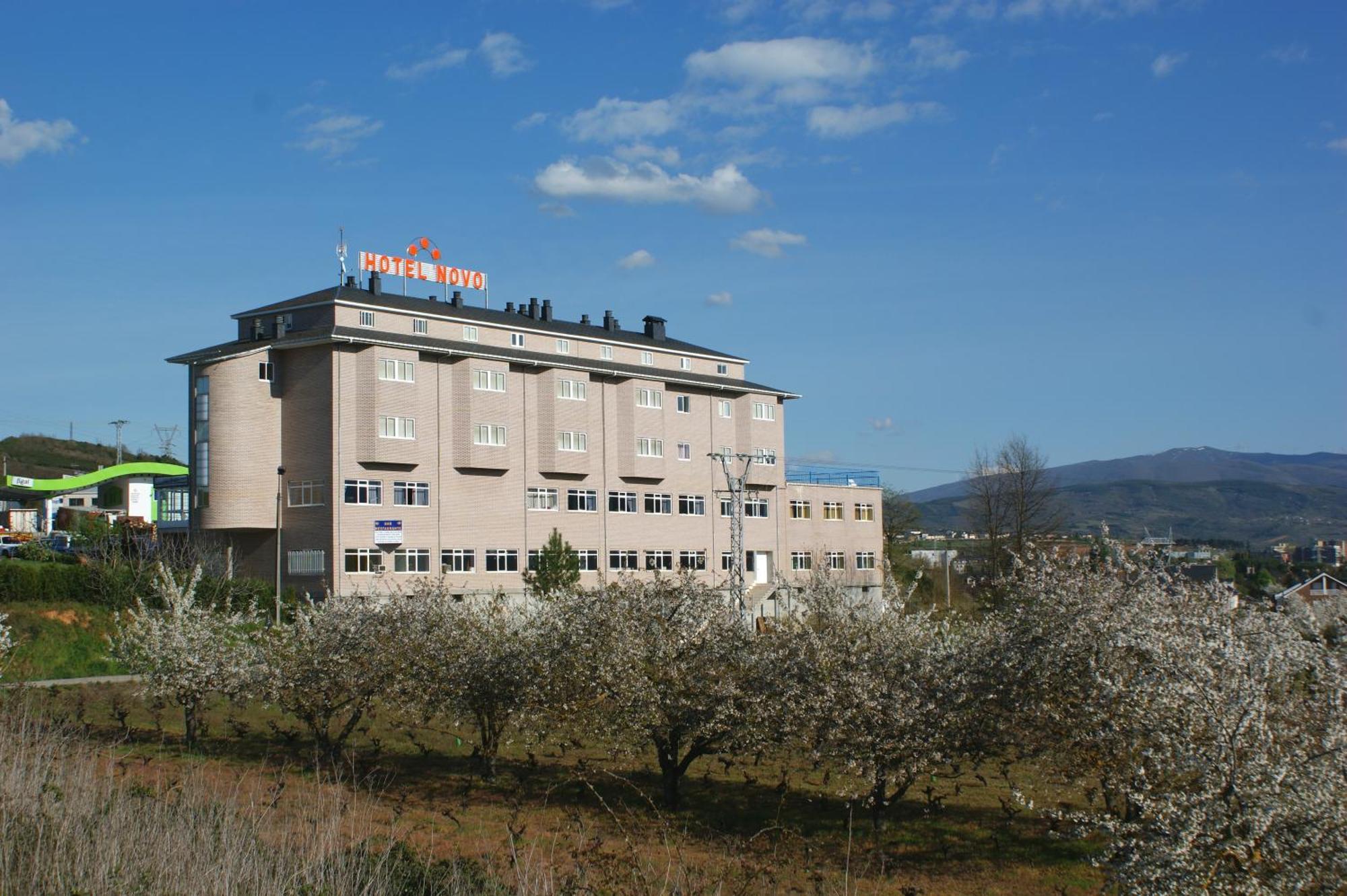 Hotel Novo Ponferrada Exterior photo